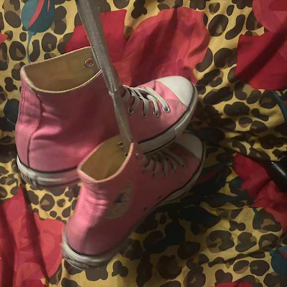 Converse Bubble Gum Pink Hi-top Chucks - Picture 3 of 11